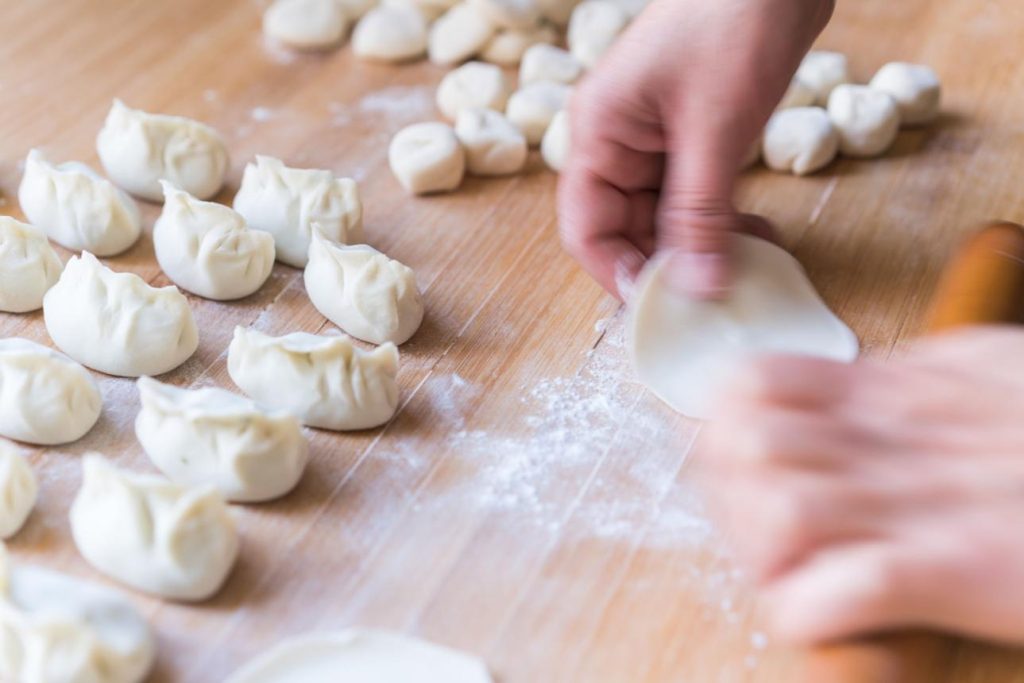 Dimsum tôm cách gói vỏ bánh